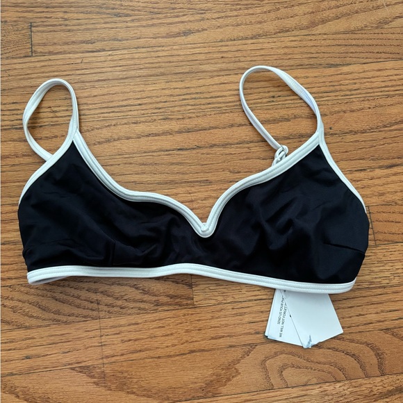 Leslie Amon Caro Black Bikini Top - Picture 2 of 4